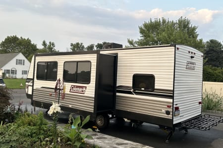 Levittown PA Adventure-Ready & Family-Friendly – Coleman Lantern 263BH Travel Trailer!
