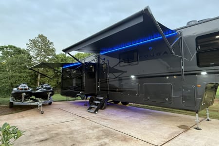 Forsyth GA 39’ fifth wheel with kids room/office
