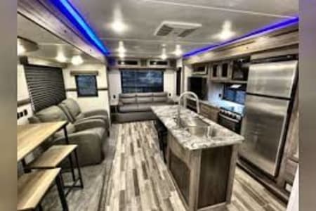 Spicewood TX 2024 Keystone Zinger 35' Luxury Bunkhouse RV - Sleeps 8