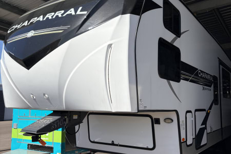 Memphis TN 2022 Forest River Coachmen Chaparral Lite - 355FBX - 2 FULL Bathrooms!