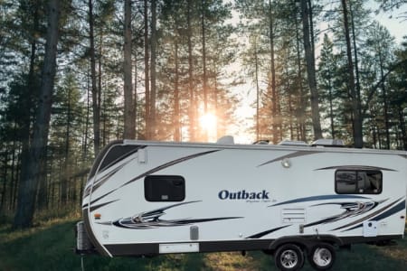 Boise ID Outback Toy Hauler All Season Sleeps 6+ w/ King Bed. Perfect Family Camper!