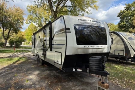 Wauconda IL 2025 Alpha Wolf Bunkhouse | Sleeps 10 | Delivery Available