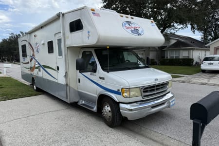 Orlando FL Cozy Ford E-450 Condor Class C-Well Maintained & Ready for Adventure!