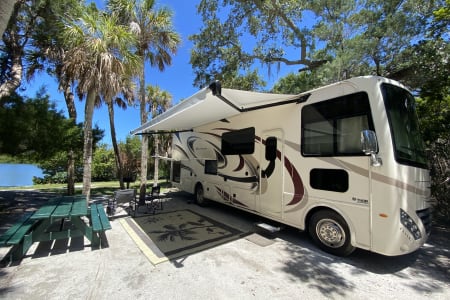 Tarpon Springs FL Luxury RV Camping - Thor Hurricane Class A