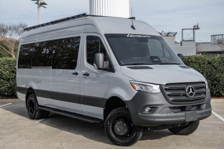 Dallas TX 2025 Mercedes Sprinter AWD Executive Luxury Coach, Starlink, Smart TV