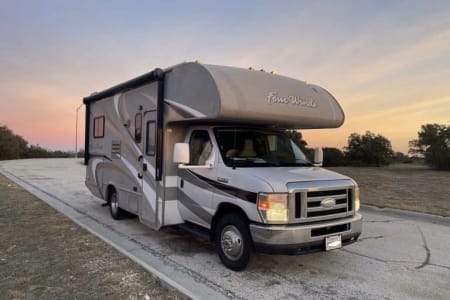 SAN DIEGO CA Thor Four Winds with Solar Power (Clean | Easy to Drive | Pet Friendly)