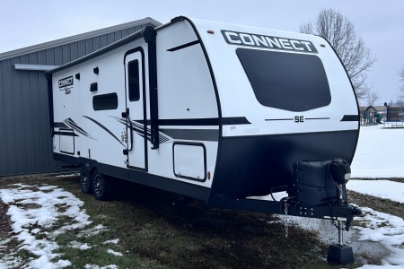 North Lawrence OH 2023 KZ Connect 231BHKSE – Family‑Ready Bunkhouse + Outdoor Kitchen!