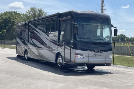 Peculiar MO 2013 Forest River Berkshire Motorhome