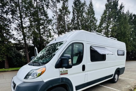 Salem OR Luxury Off-grid Adventure Van-bathroon-Heat-AC-Pet Friendly