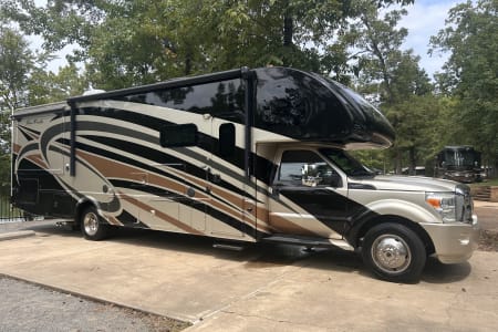 Ruston LA LTH Camping and Glamping Motorhome