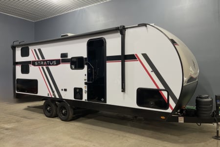 Mendon MI Fully Loaded 2025 Venture Stratus | Bunkhouse | Easy Set-up | Sleeps 4-6