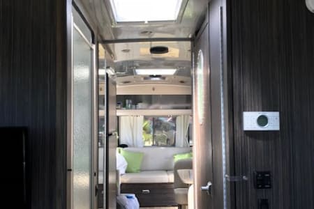 Irvine CA LONDONER: 2016 Airstream International 28ft