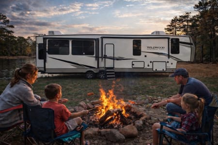 Gladewater TX 2022 Forest River Wildwood Heritage Glen 369BL GWTX2181