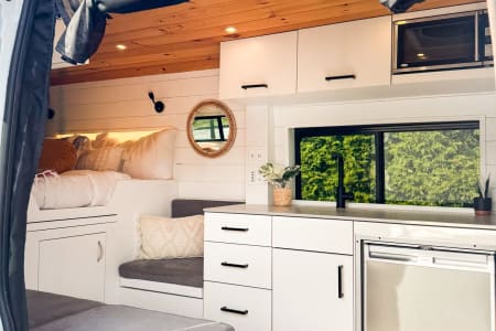 Huntingdon Valley PA The Nomad, Luxury Camper Van!