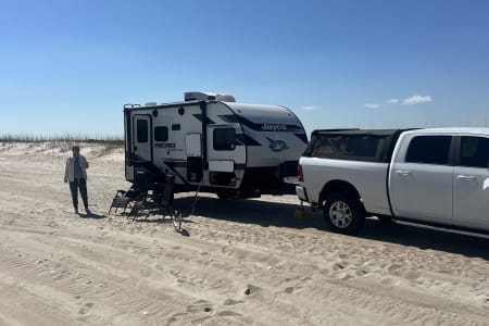 Lake Saint Louis MO 16 foot pull behind camper