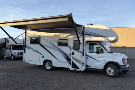 Phoenix AZ 2024 Thor Quantum 24’ Motorhome – 300 Miles/Night Included