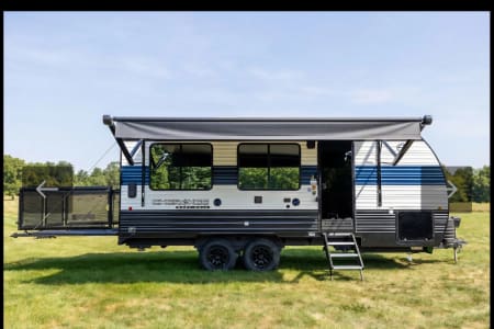 Laveen AZ Enjoy your sunsets  with this open concept 24ft gray wolf toy hauler