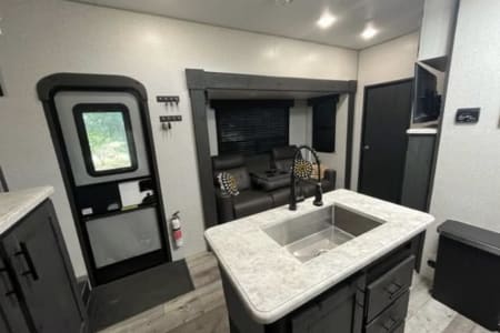 Bancroft MI Fifth Wheel Toy Hauler