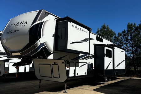 Newnan GA 2021 High Country Montana 385BR