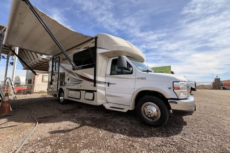 Phoenix AZ Park Anywhere! Maneuverable B+ Motorhome