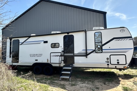 Alvord TX Forest river cherokee Alpha wolf