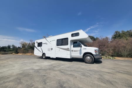 Merced CA Yosemite Gateway Motorhome – Hotel Comfort on Wheels