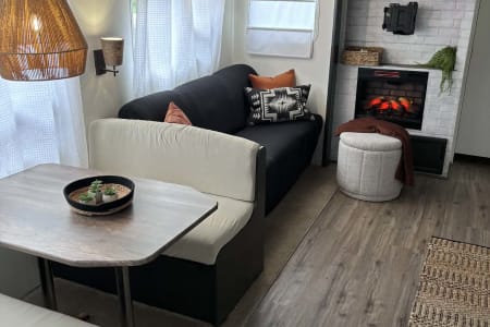 Dorchester ON Adam’s 32ft Modern Travel Trailer - Sleeps up to 8!