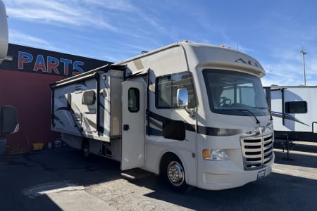 Hemet CA 2015 Thor A.C.E. 27.1