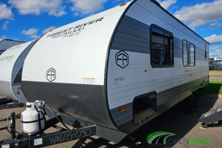 Acton CA Freakin Dope OFF GRID trailer that sleeps 8! BUILT FOR DRY CAMPING!