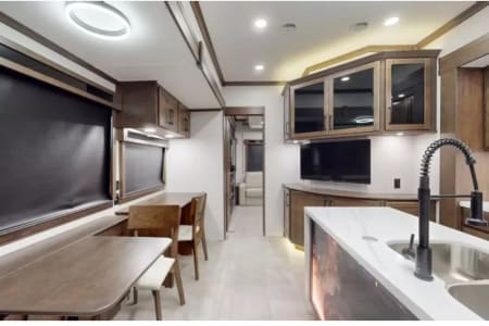 Lithia FL Ricky Riverstone Luxury 2 bed 1.5 bath sleeps 6 WASHER AND DRYER