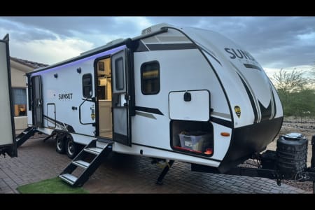 Chandler AZ 2024 Sunset 27ft *KING SIZE BED* BUNK HOUSE