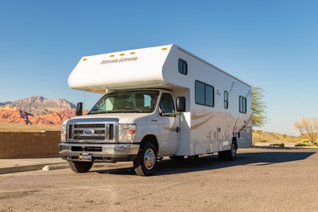 Las Vegas NV 2020 Winnebago Minnie Winnie 31f - w/ Starlink