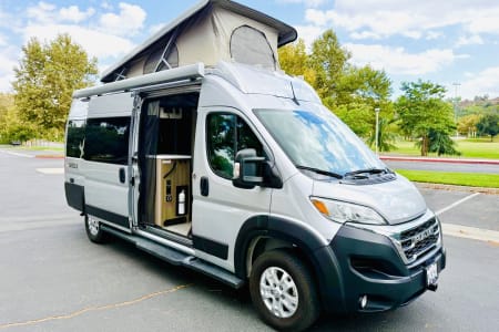 Santa Clarita CA Thor Dazzle 2024 — Luxury Camper Van Adventure!