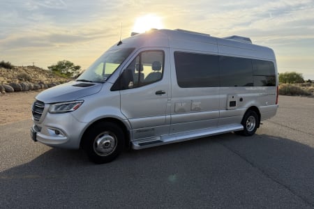 Albuquerque NM Luxury Mercedes Sprinter Camper Van 2022 Pleasure-Way Plateau FL
