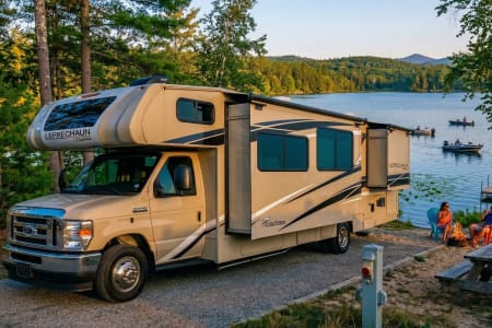 Oceanside CA C16 - 2022 Luxury Leprechaun - STARLINK WiFi Equipped Sleep 8 - 2 Slide Out