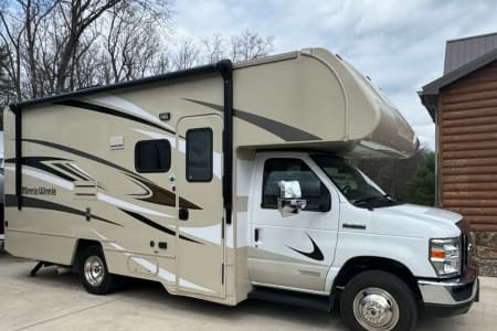 Honey Grove PA 2020 Winnebago Minnie Winnie