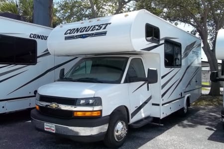 Lakemoor IL The RV Rental Factory - 2024 24' Gulf Stream Conquest 6237, Sleeps 6 #3