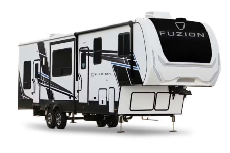 New Paris OH 2023 Keystone Fuzion 40' #TD