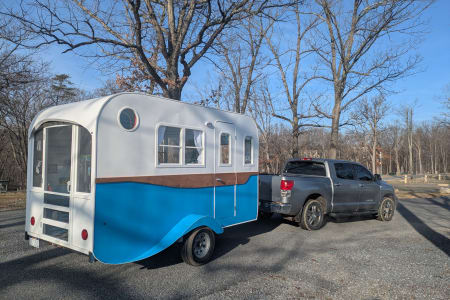 Ranson WV Fabulous 50s Custom built Camper!