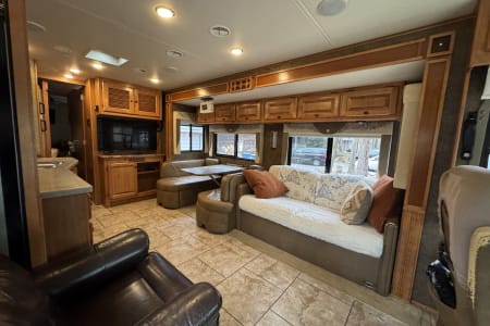 Frankford DE Relax & Unwind – Luxury RV Stay in Ocean City, MD (No Driving Required!)