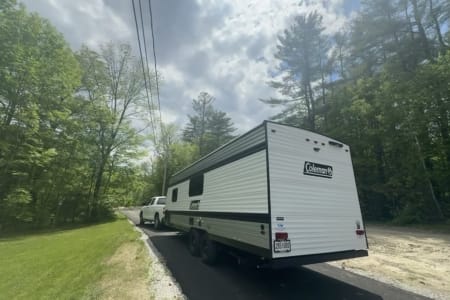 Cozy Coleman 23B Camper | Sleeps 6-8 | Family Friendly
