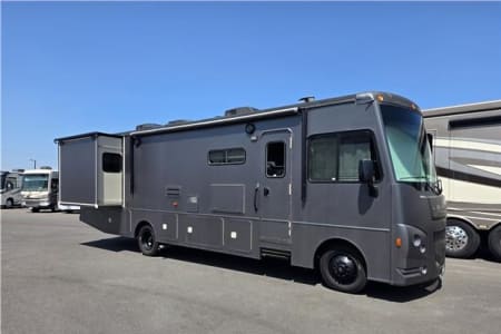 Stanton CA $189 - $209 Winnebago Vista #2208
