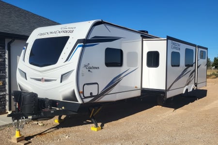 2023 Coachmen Freedom Express Liberty Edition 326bhdsle
