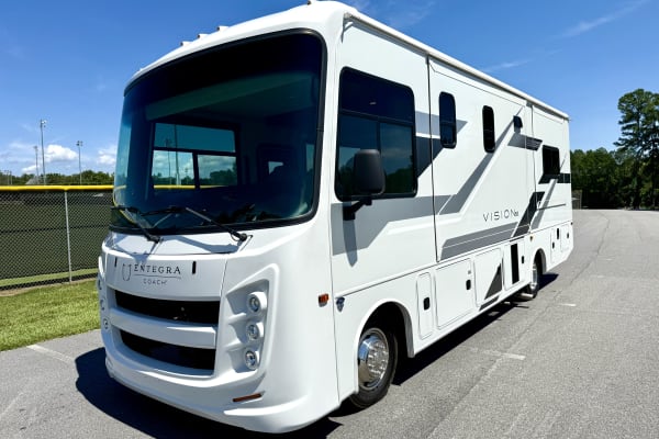 Rolling Retreat Presents: The Vision – Luxury Class A