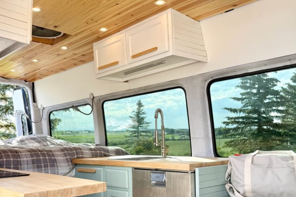 Huck the Adventure Van – Camp Easy. Dog Friendly!