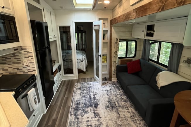 2011 Fifth Wheel RV for Rent in Salem, VA - RVUSA.com