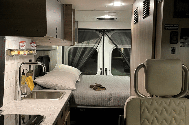 2023 Class B RV for Rent in Lakeville, MN 