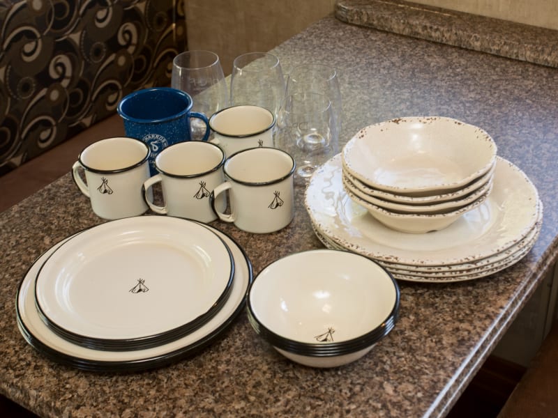Place settings for 8
