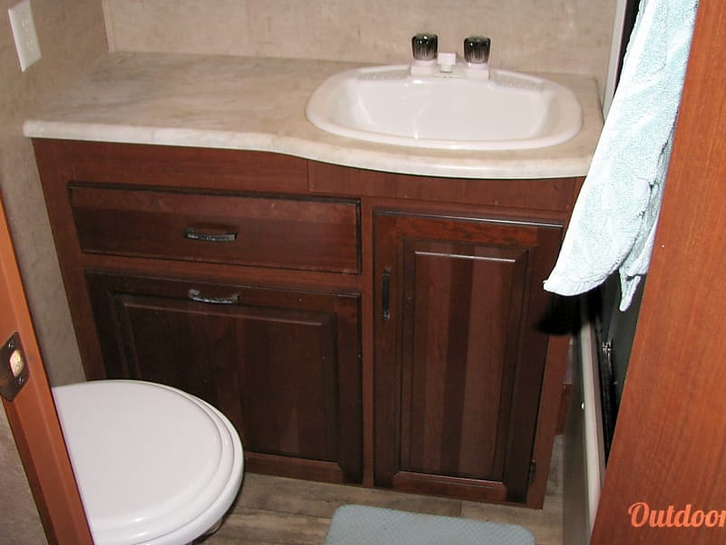 Bathroom with Tub/Shower combo.