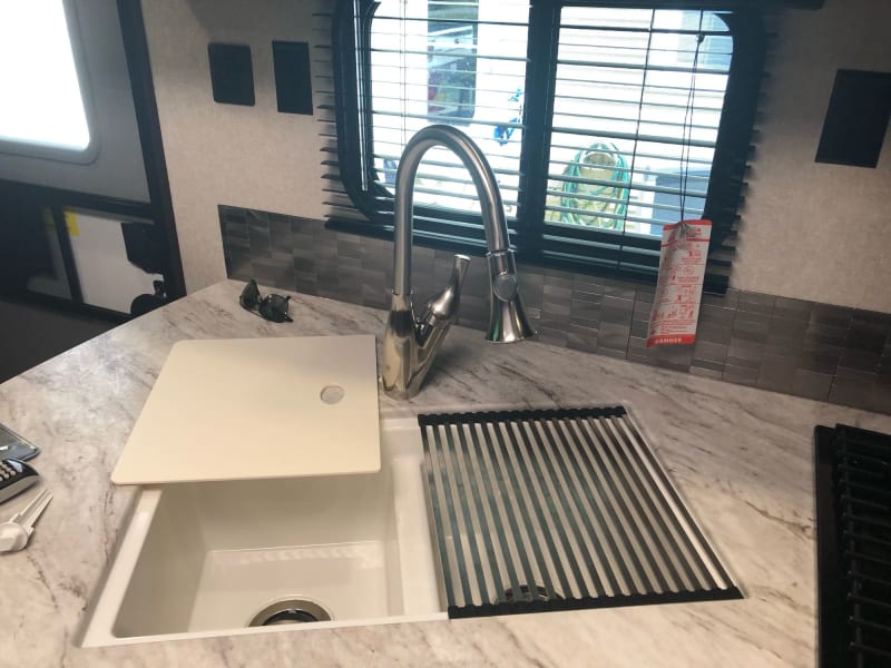 dual kitchen sink w/cutting board & straining rack